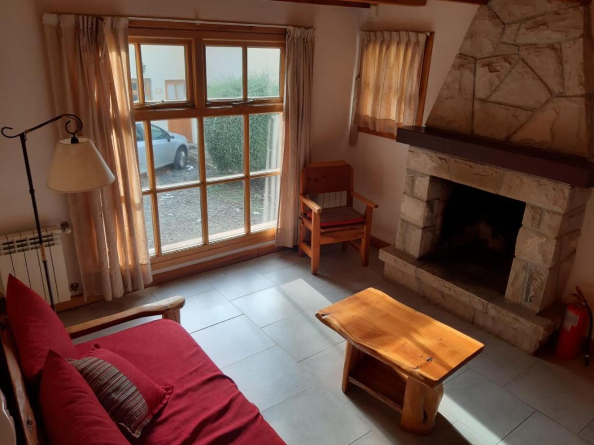 Apart Hotel Bungalows El Viejo Cipres Сан-Карлос-де-Барилоче Экстерьер фото