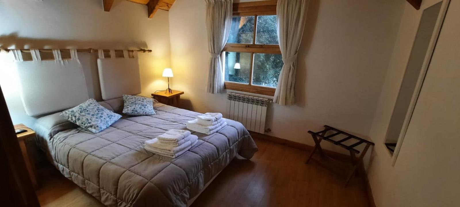 Apart Hotel Bungalows El Viejo Cipres Сан-Карлос-де-Барилоче Экстерьер фото